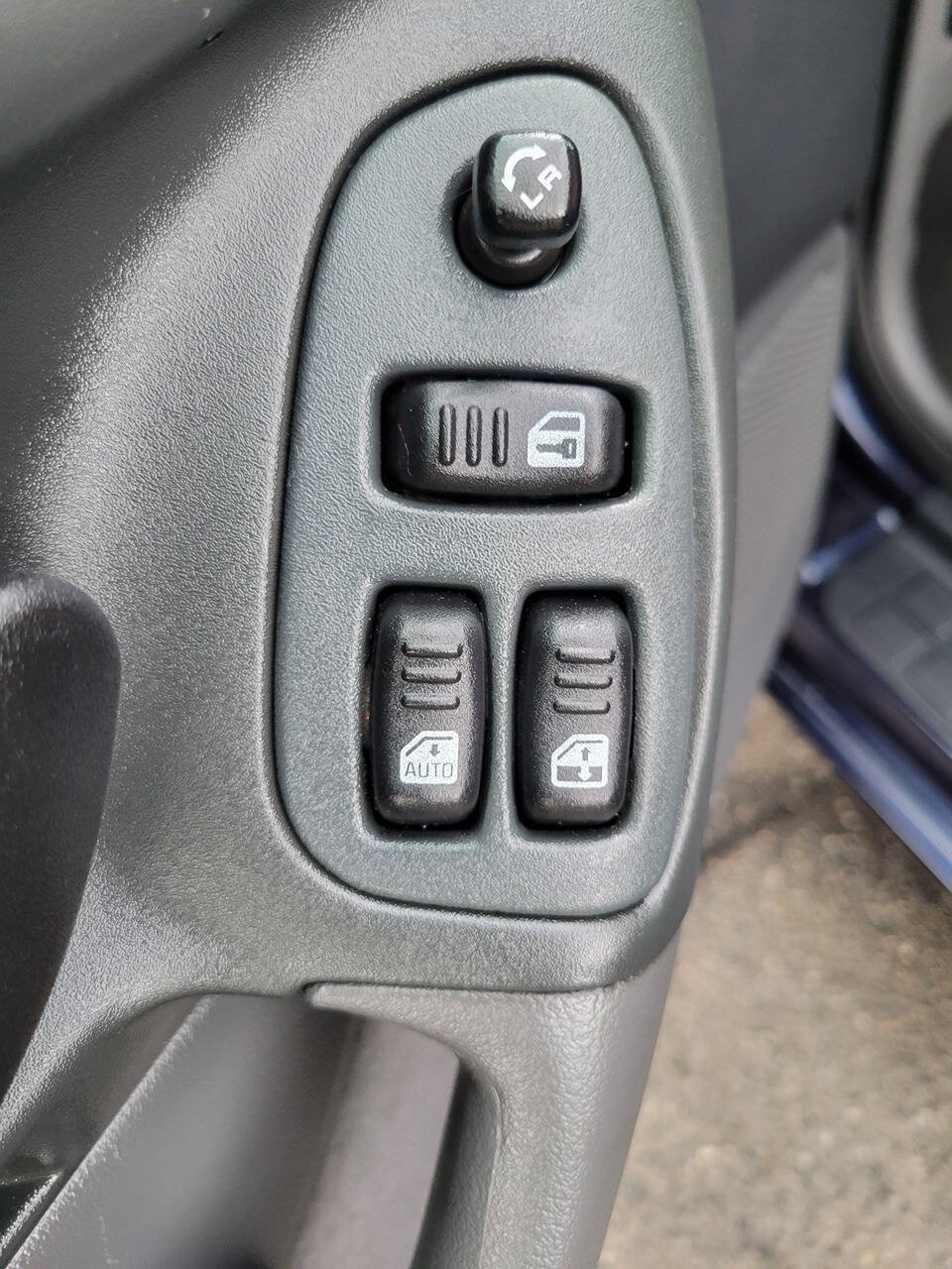 Used 1998 Chevrolet Camaro LT RWD image 38