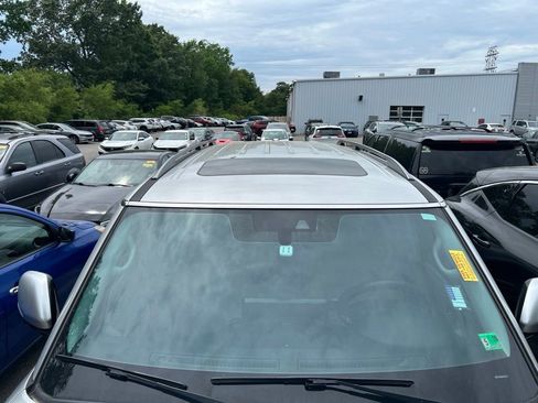 Used 2021 Nissan Armada SL w/ Captain's Chairs Package RWD image 12
