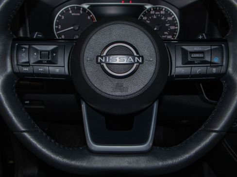 Used 2023 Nissan Rogue SL AWD/4WD image 11