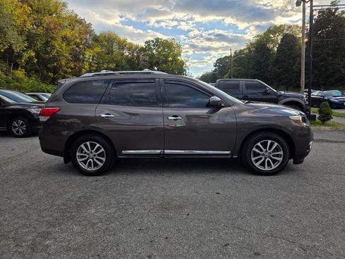 Used 2016 Nissan Pathfinder SL w/ SL Premium Package image 4