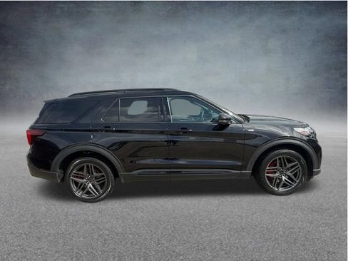 Used 2025 Ford Explorer ST-Line w/ ST-Line Street Pack AWD/4WD image 13