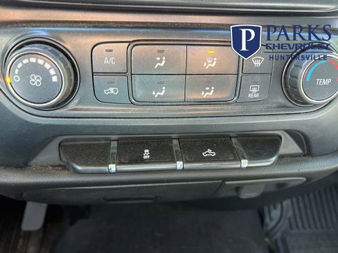 Used 2018 Chevrolet Silverado 1500 Custom w/ Custom Convenience Package image 28