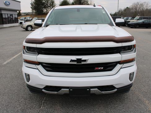 Used 2018 Chevrolet Silverado 1500 LT w/ All Star Edition image 3