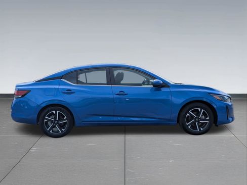 Used 2024 Nissan Sentra SV FWD image 6