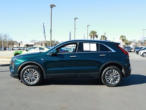 Used 2024 Cadillac XT4 Premium Luxury image 9