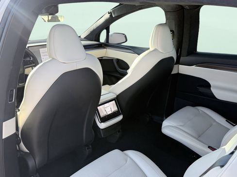 Used 2022 Tesla Model X AWD/4WD image 28