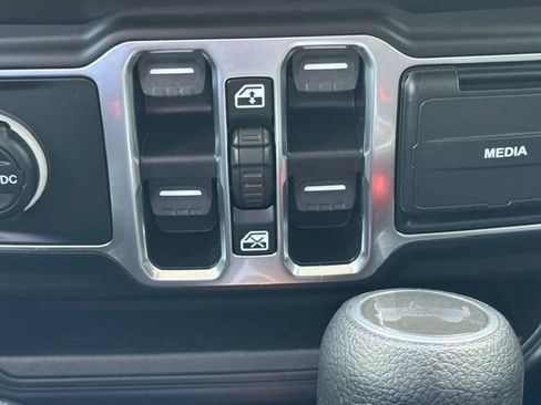 Used 2021 Jeep Wrangler Unlimited Sport AWD/4WD image 8