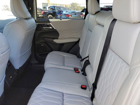 New 2026 Mitsubishi Outlander SEL FWD image 10