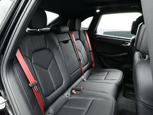 Certified 2025 Porsche Macan GTS AWD/4WD image 17