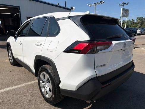 Used 2024 Toyota RAV4 LE AWD/4WD image 7