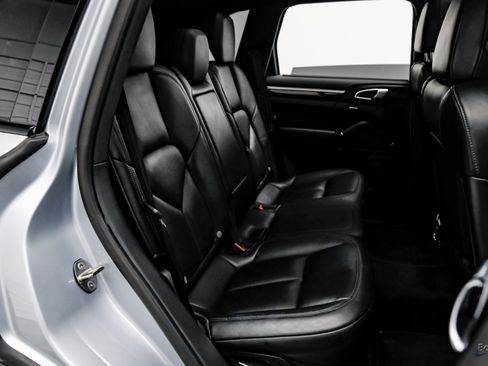 Used 2017 Porsche Cayenne S image 67