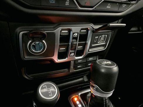 Used 2023 Jeep Wrangler Unlimited Sahara w/ Cold Weather Group AWD/4WD image 26