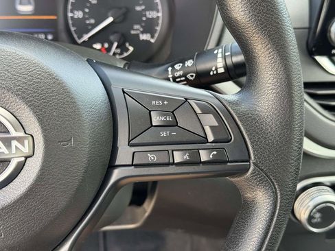 Used 2024 Nissan Altima 2.5 S FWD image 11