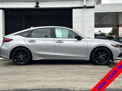 Used 2023 Honda Civic Sport image 3