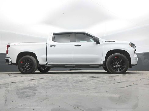 Used 2023 Chevrolet Silverado 1500 RST w/ Redline Edition AWD/4WD image 29