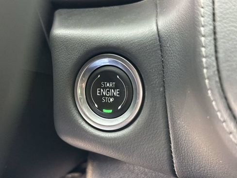 Used 2024 Chevrolet Tahoe Z71 w/ Z71 Off-Road Package AWD/4WD image 18