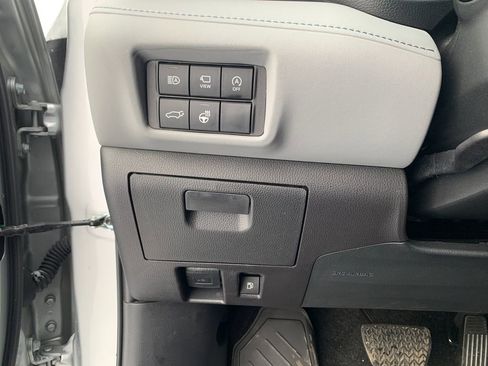 Used 2023 Toyota Highlander Platinum image 32