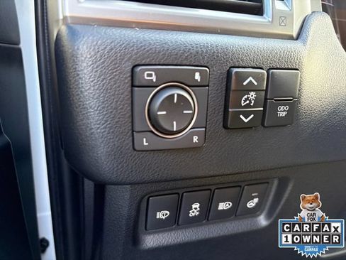 Used 2023 Lexus GX 460 Premium w/ Premium Package AWD/4WD image 10