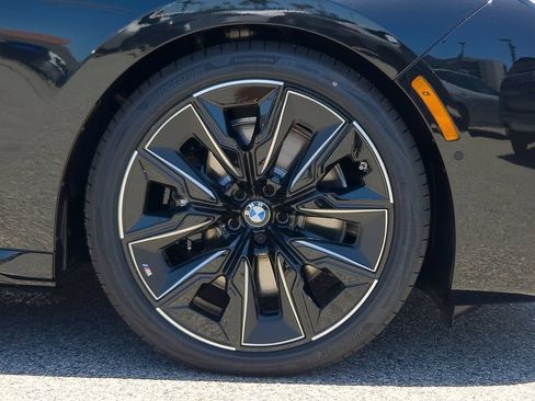 New 2026 BMW 740i w/ Premium Package RWD image 7