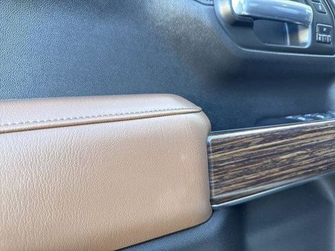 Used 2019 Chevrolet Silverado 1500 High Country w/ Technology Package image 18