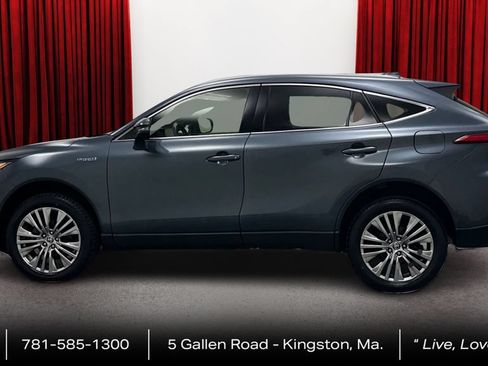 Certified 2021 Toyota Venza XLE w/ Softex Package AWD/4WD image 8