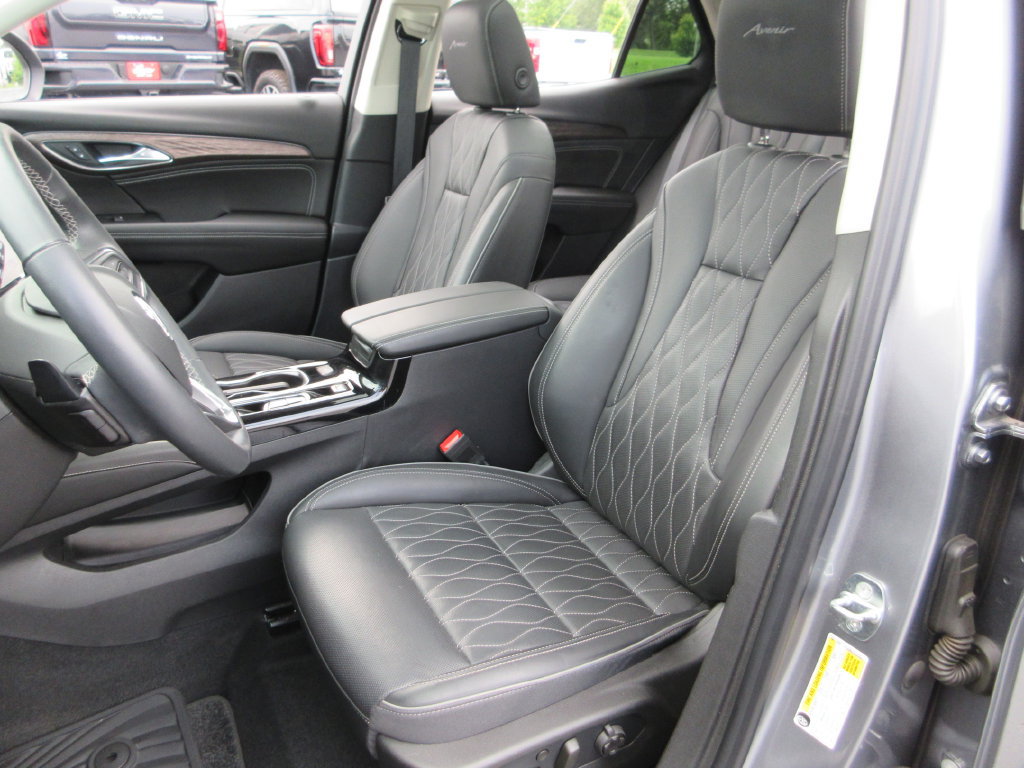 Certified 2022 Buick Envision Avenir w/ Technology Package II AWD/4WD image 22