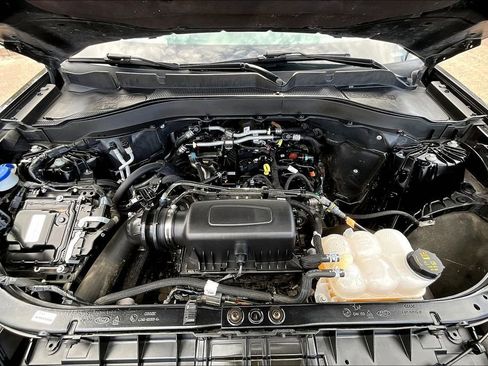 Used 2023 Ford Explorer XLT w/ Equipment Group 202A image 9