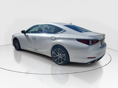 Used 2023 Lexus ES 350 w/ Premium Package image 5