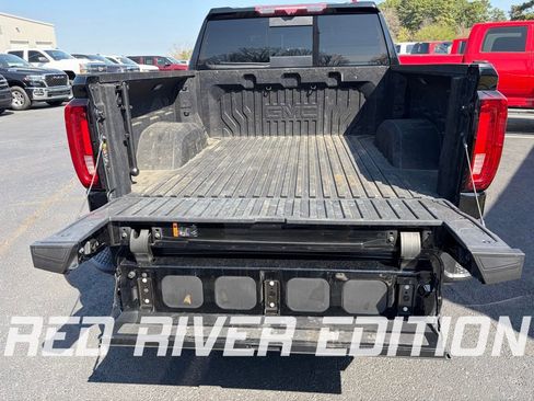 Used 2022 GMC Sierra 1500 Denali Ultimate image 10