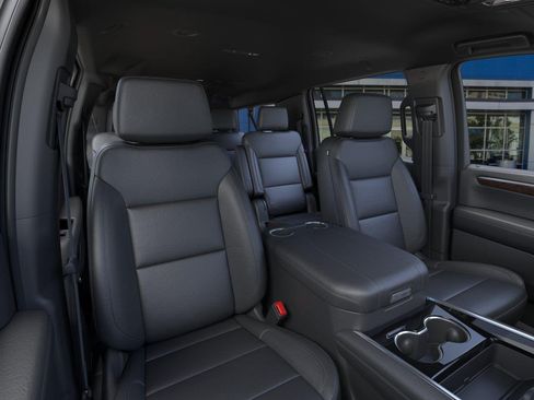 New 2026 Chevrolet Suburban LT w/ Comfort Package AWD/4WD image 16