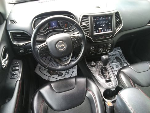 Used 2020 Jeep Cherokee Trailhawk w/ Cold Weather Group AWD/4WD image 12