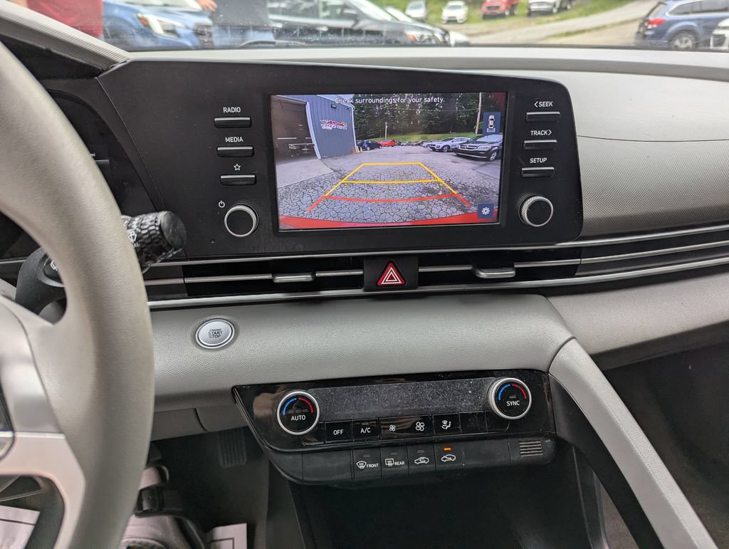Used 2022 Hyundai Elantra SEL w/ Cargo Package FWD image 10