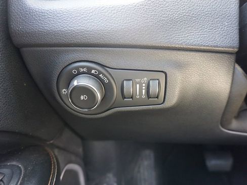 Used 2018 Jeep Compass Latitude w/ Popular Equipment Group image 4