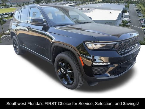 Certified 2025 Jeep Grand Cherokee Limited w/ Black Appearance Package image 2