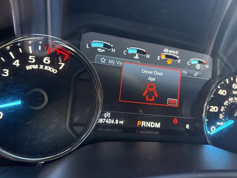 Used 2019 Ford F150 Lariat w/ FX4 Off-Road Package image 5