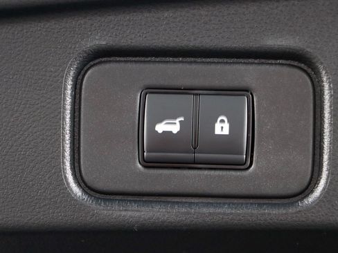 Used 2023 Nissan Pathfinder SL FWD image 31