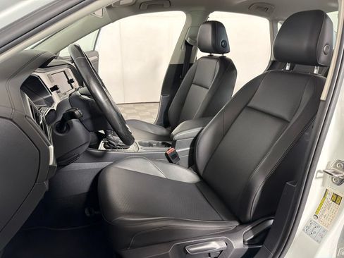 Used 2019 Volkswagen Jetta SE FWD image 10
