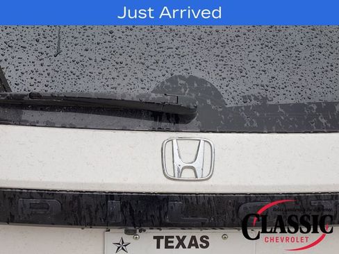 Used 2025 Honda Pilot Sport image 10