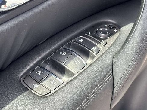 Used 2024 Nissan Armada SV AWD/4WD image 26