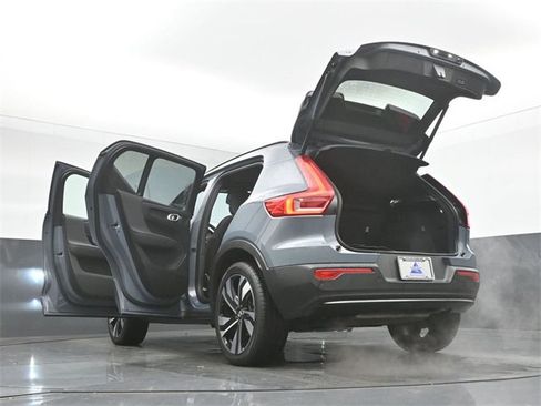 Used 2023 Volvo XC40 B5 Plus w/ Protection Package Premier image 53