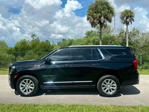 Used 2021 GMC Yukon Denali w/ Denali Premium Package AWD/4WD image 8