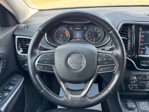 Used 2019 Jeep Cherokee Limited AWD/4WD image 18