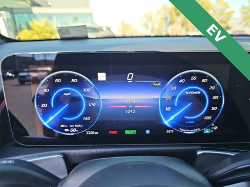 Used 2024 Mercedes-Benz EQB 250+ image 22