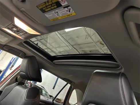 Used 2021 Toyota RAV4 XLE Premium image 24