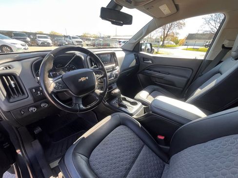 Used 2017 Chevrolet Colorado Z71 AWD/4WD image 24