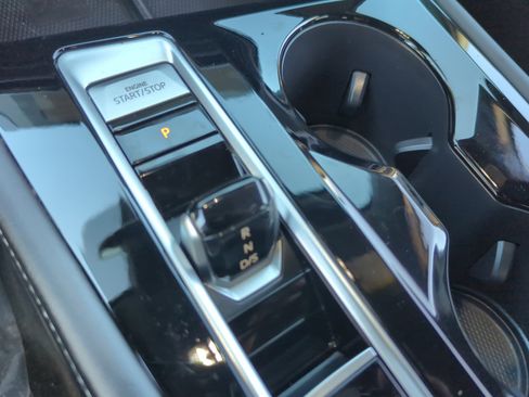 Certified 2024 Volkswagen Atlas Cross Sport SE image 15