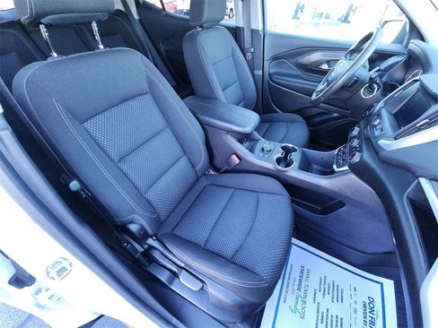 Used 2024 GMC Terrain SLE w/ Driver Convenience Package image 24