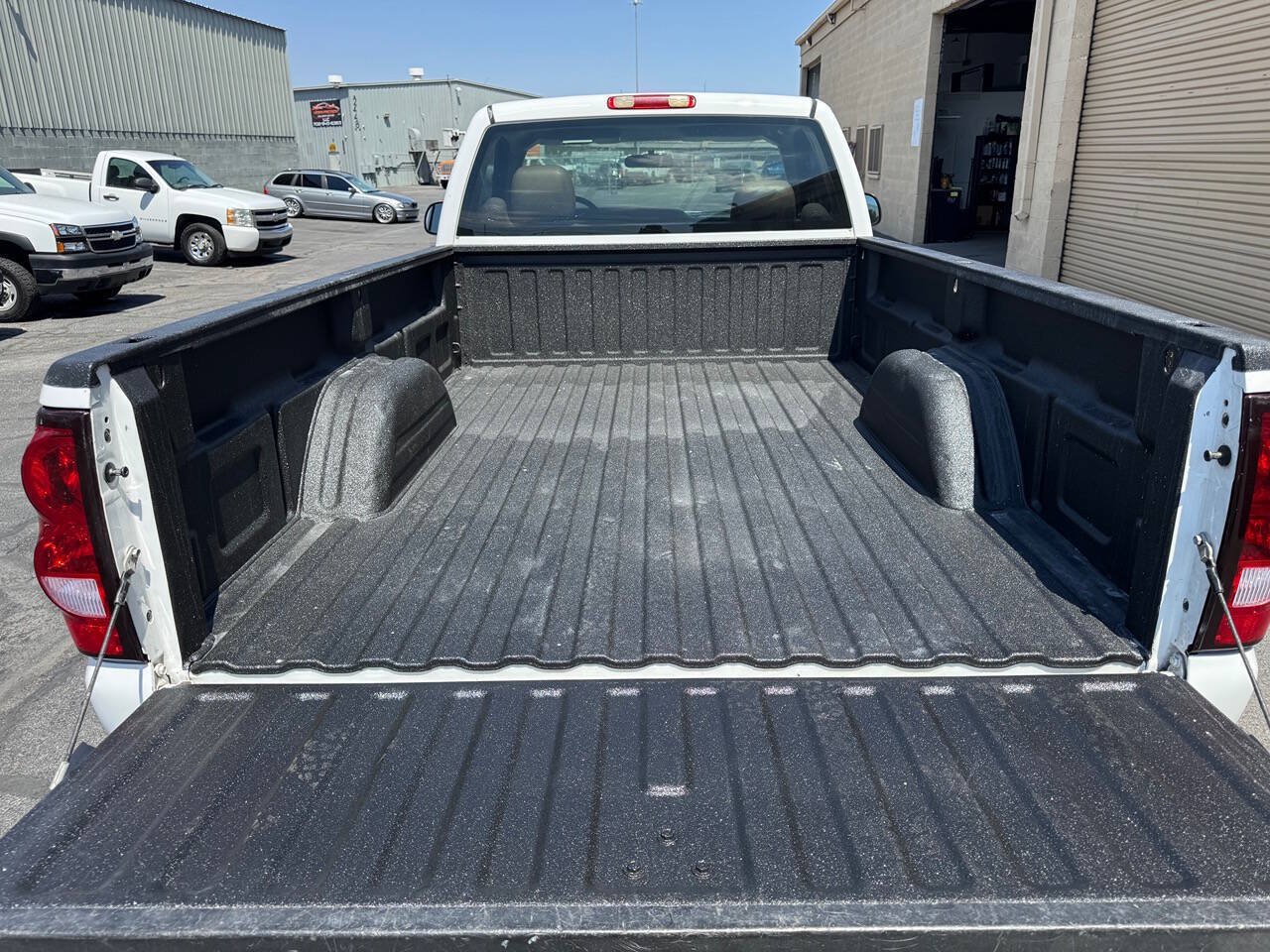 Used 2006 Chevrolet Silverado 2500 W/T w/ Heavy-Duty Power Package AWD/4WD image 12