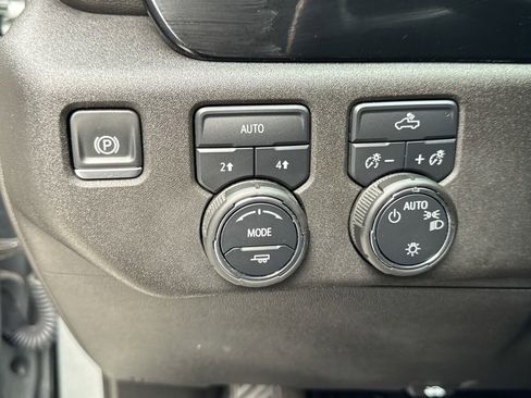 Used 2025 Chevrolet Silverado 1500 LT image 10