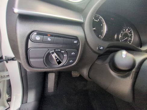 Used 2023 INFINITI QX50 Luxe FWD image 11